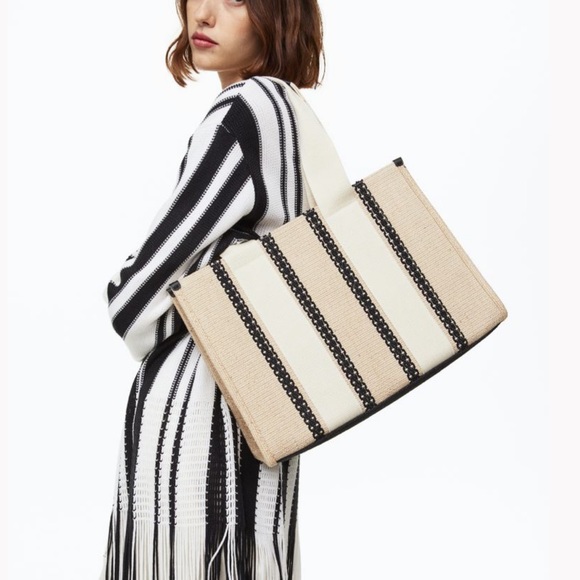 H&M Bags Nwt Hm Juteblend Tote Bag Beige And Light Black Poshmark